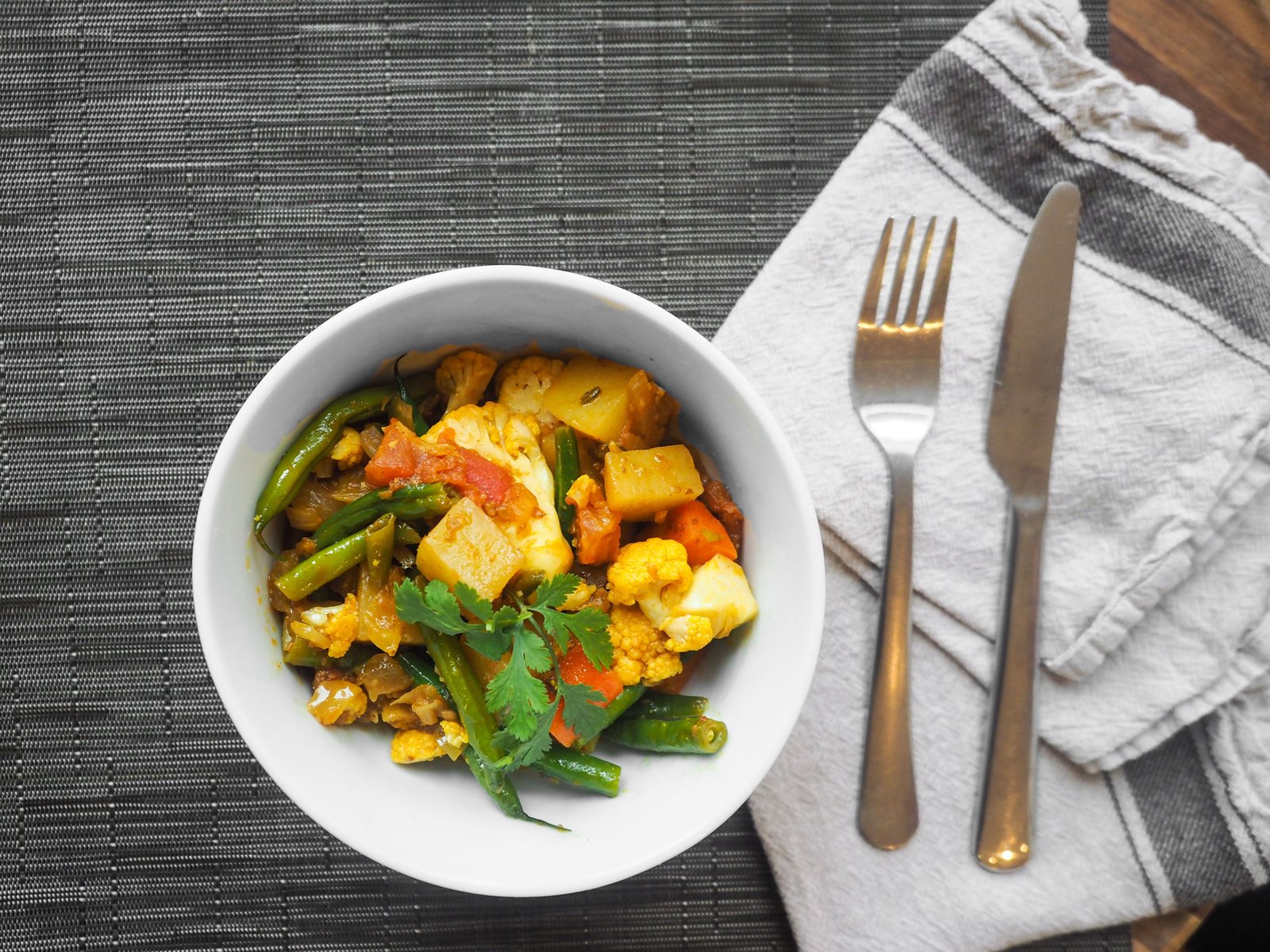 Aloo Gobi Recipe (Cauliflower Potato Curry)